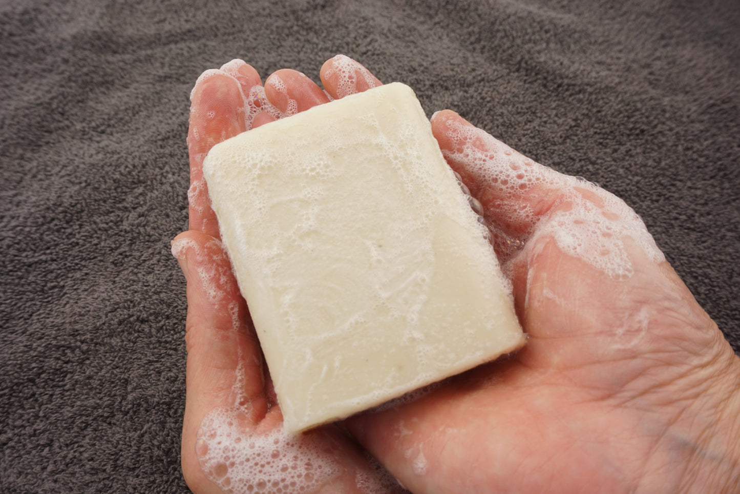 Handgemachte Weihrauchseife „Mystic“ – Aus echtem Weihrauchharz – Babassu- & Jojobaöl – 100% vegan & palmölfrei – 100 g