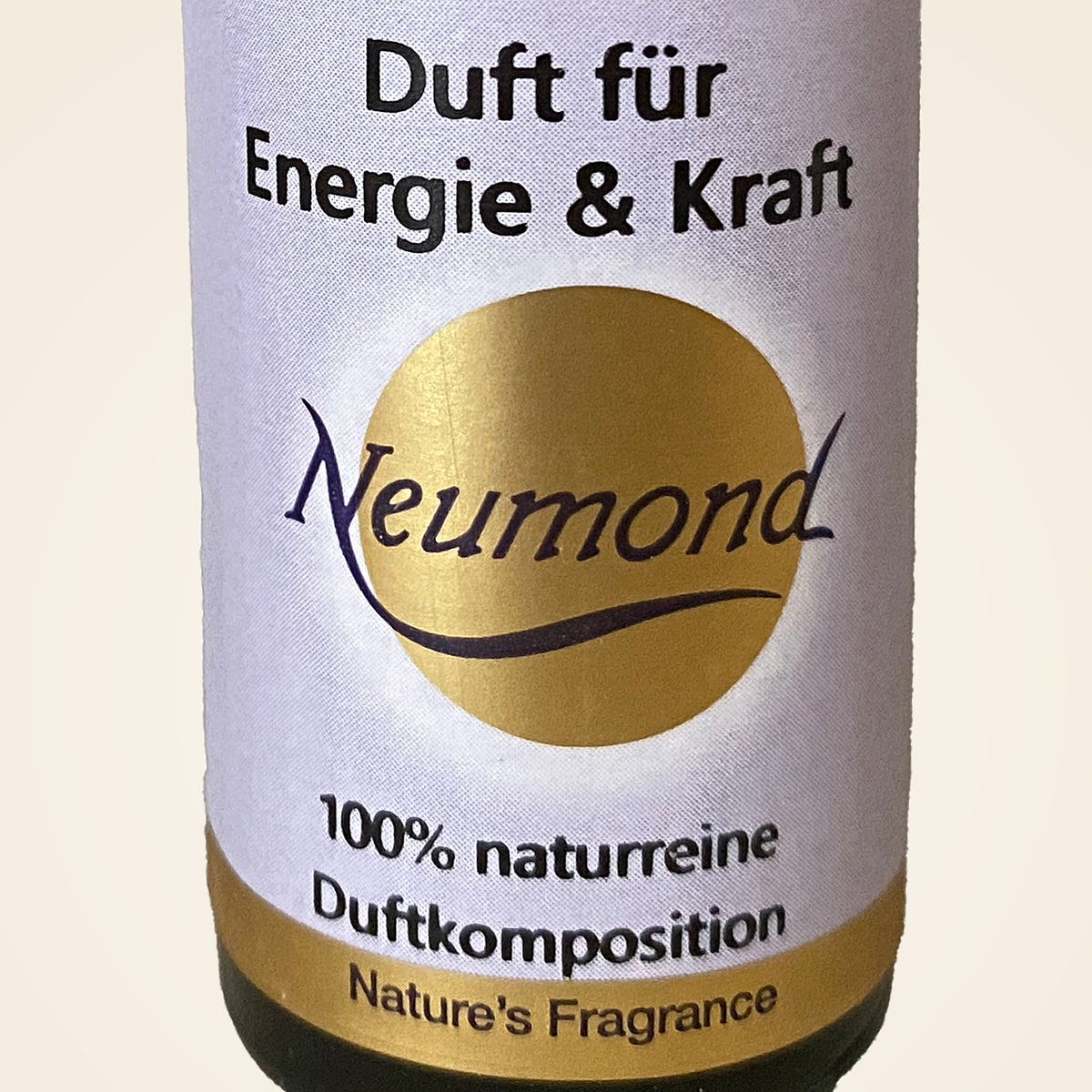 Duft für Energie & Kraft von Neumond – Nahaufnahme des Etiketts