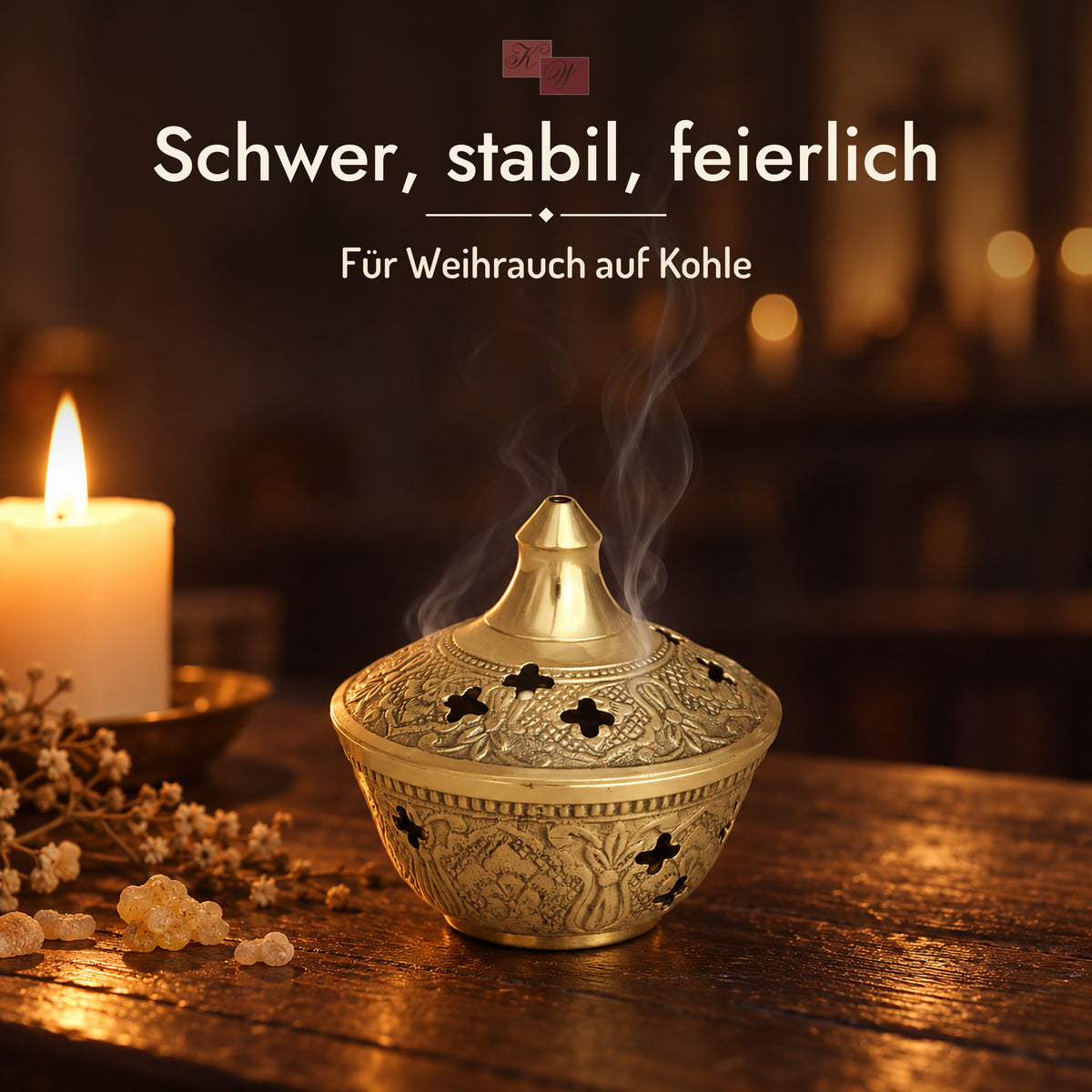 Weihrauchschale D7 aus Messing – Stimmungsbild am Abend mit Kerze