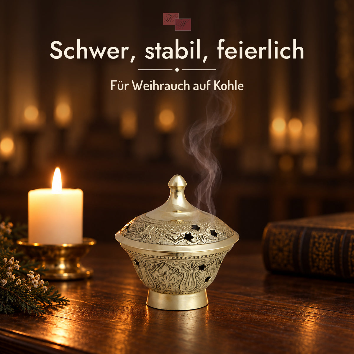 Weihrauchschale D8 aus Messing – Stimmungsbild am Abend mit Kerze