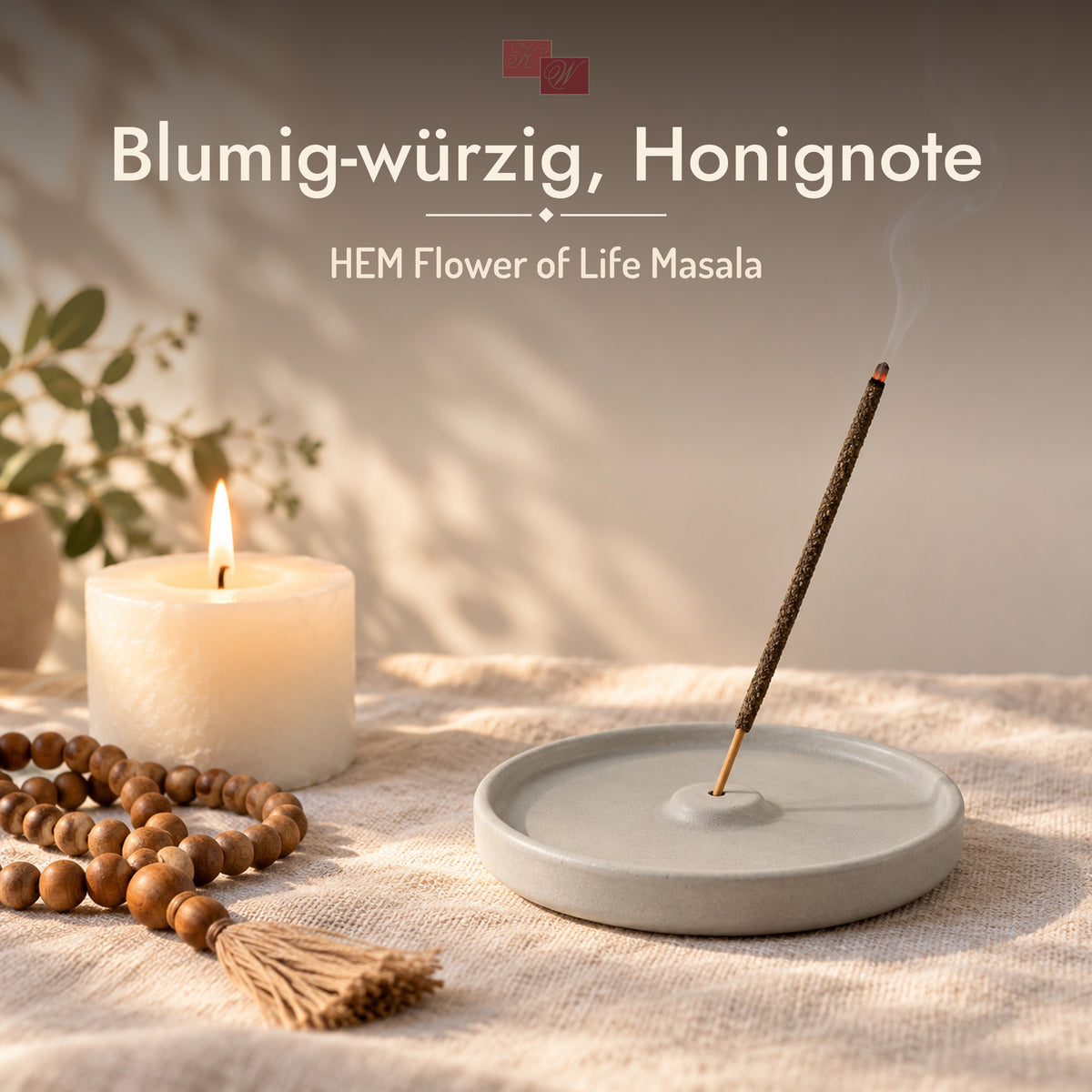 HEM Flower of Life Masala Räucherstäbchen – glimmendes Räucherstäbchen im Halter mit Kerze und Gebetskette, Duft: blumig-würzig, Honignote