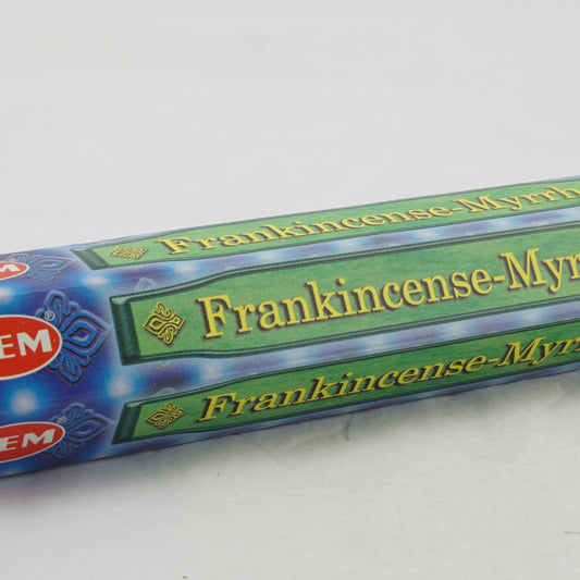 HEM Frankincense-Myrrhe Räucherstäbchen – Packung in der Nahansicht