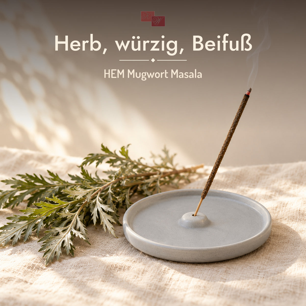 HEM Mugwort Masala Räucherstäbchen – glimmendes Räucherstäbchen im Halter mit Beifuß, Duft: herb, würzig, Beifuß