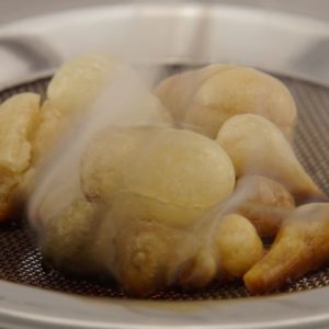Räucherstövchen “Lebensbaum” aus Speckstein – Spirituelle Verbindung für sanftes Räuchern mit Edelstahlsieb & Metallscheibe – Bild 5